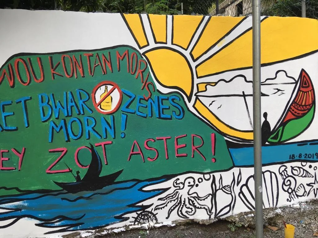 Nou Le Morne, Murals